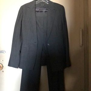 Tahari Wool Pinstripe Pant Suit Size 6